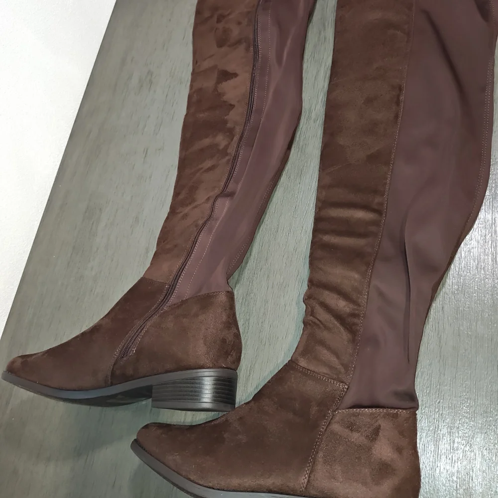Top Moda Knee High 1- 1/2 Inch Heal Woman Faux Suede Brown Boots ,Size 10